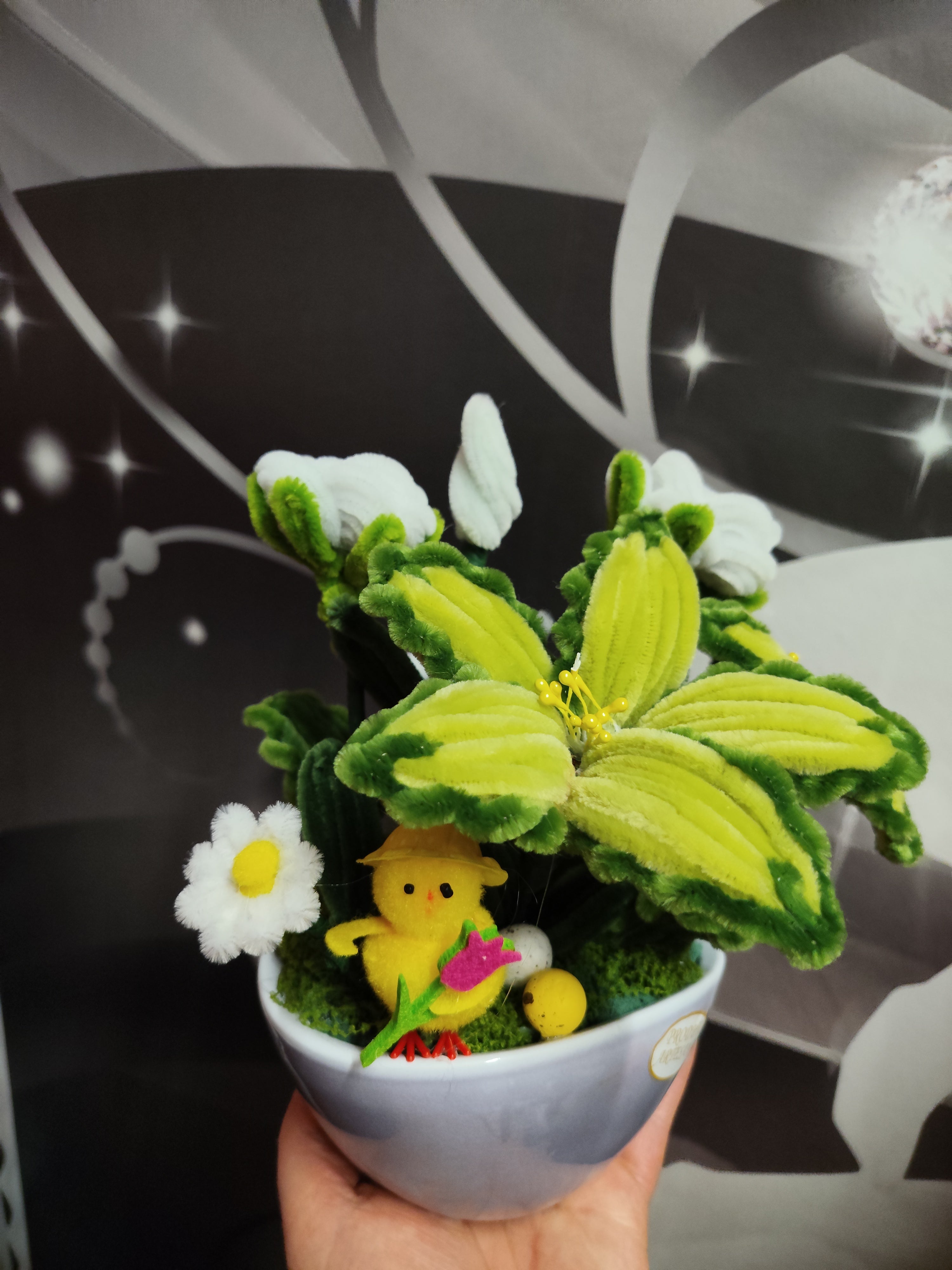 🌼 Composition florale en tiges chenilles – Création artisanale pleine de douceur 🌼