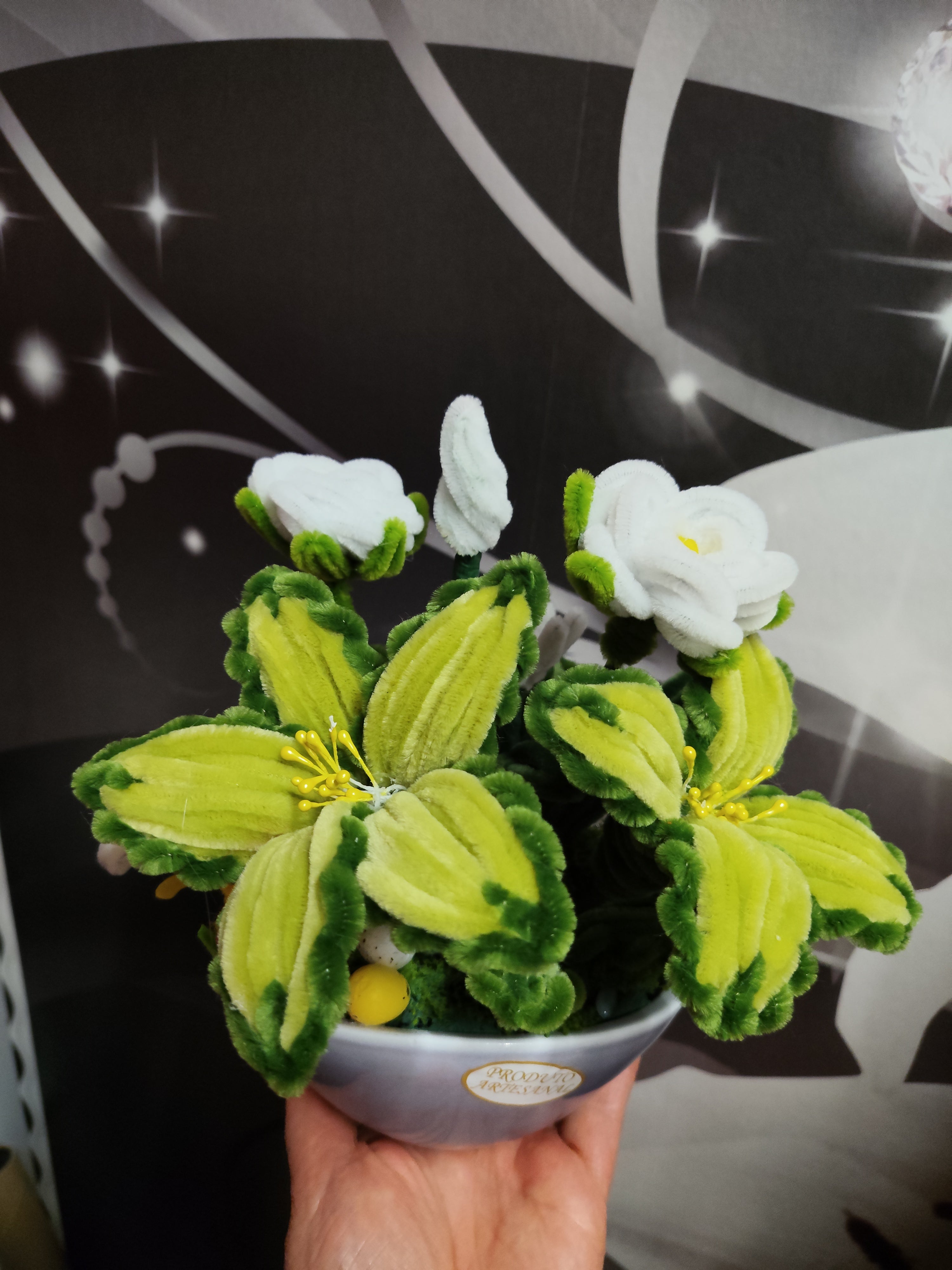 🌼 Composition florale en tiges chenilles – Création artisanale pleine de douceur 🌼